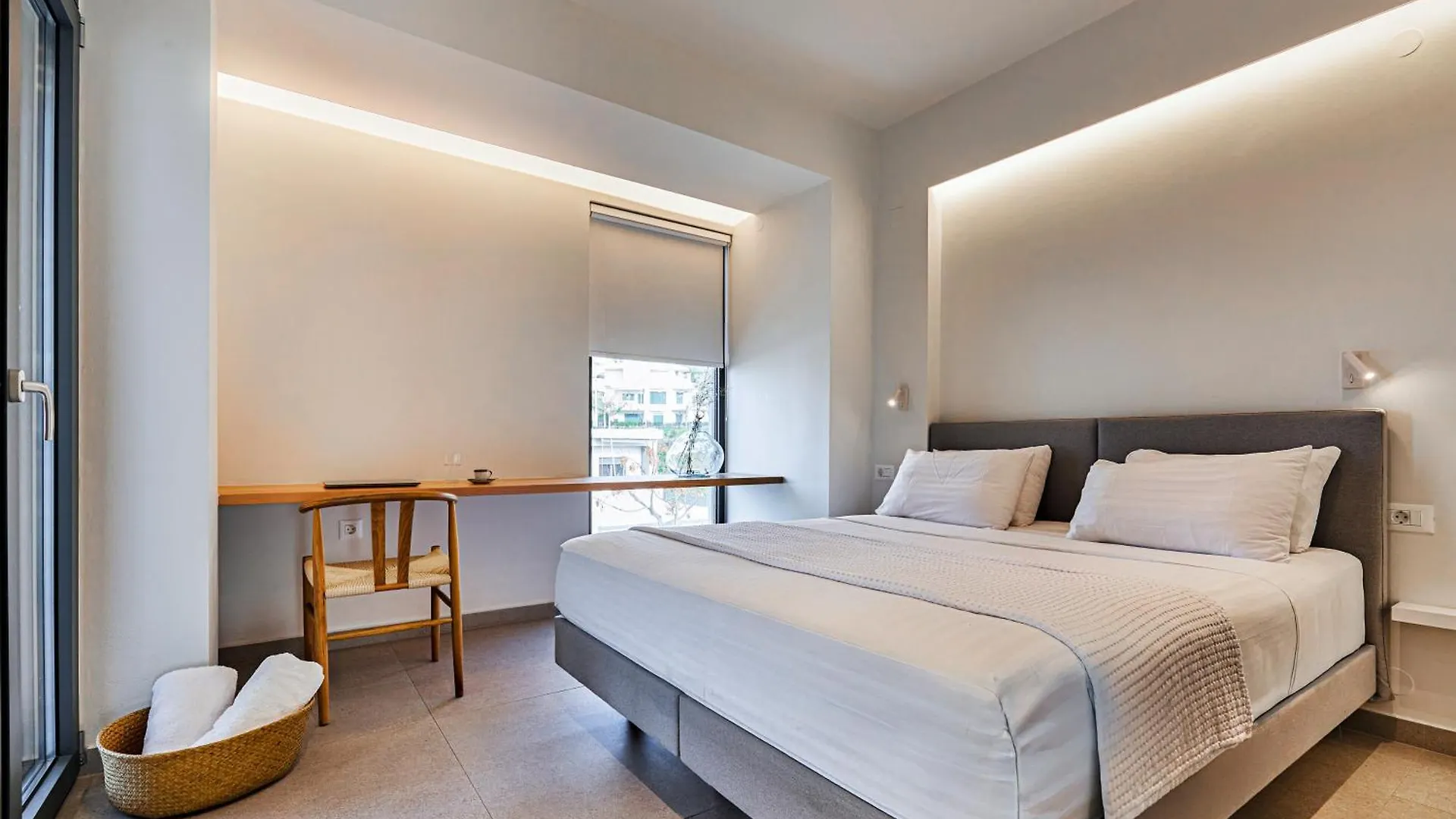 Pachnes Luxury Apartments - Heated Pool, Sea View Kounoupidhianá