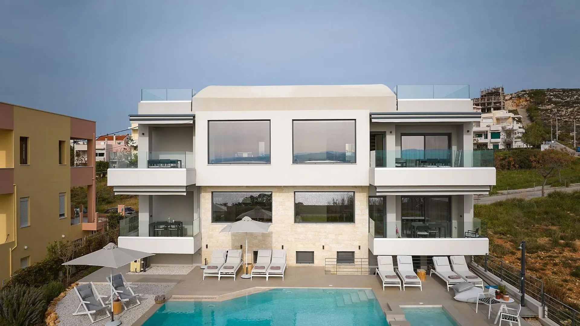 Pachnes Luxury Apartments - Heated Pool, Sea View Kounoupidhianá